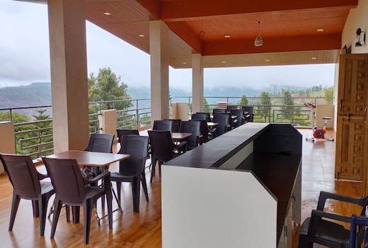 Breeze Mansion With Mountain View