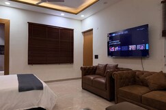 Grandeur 2BR Villa with Private Pool, Sec 67, Gurgaon, Manesar