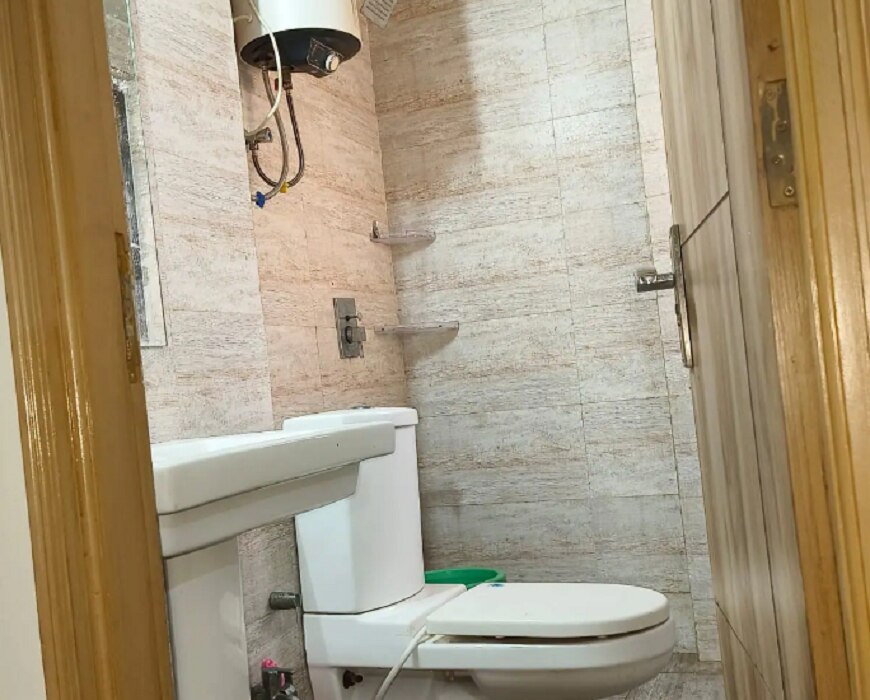 2 BHK Flat Near Famous Temple - Tap to explore photos
