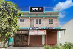 SPOT ON Famous Lodge, Rajim