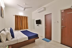 Motel Happy Home, Anand