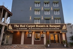 FabHotel The Red Carpet Rooms, Noida