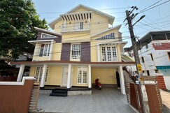 FULLMOON HOLIDAY | Cozy 2BHK Near Kaloor Metro, Cochin