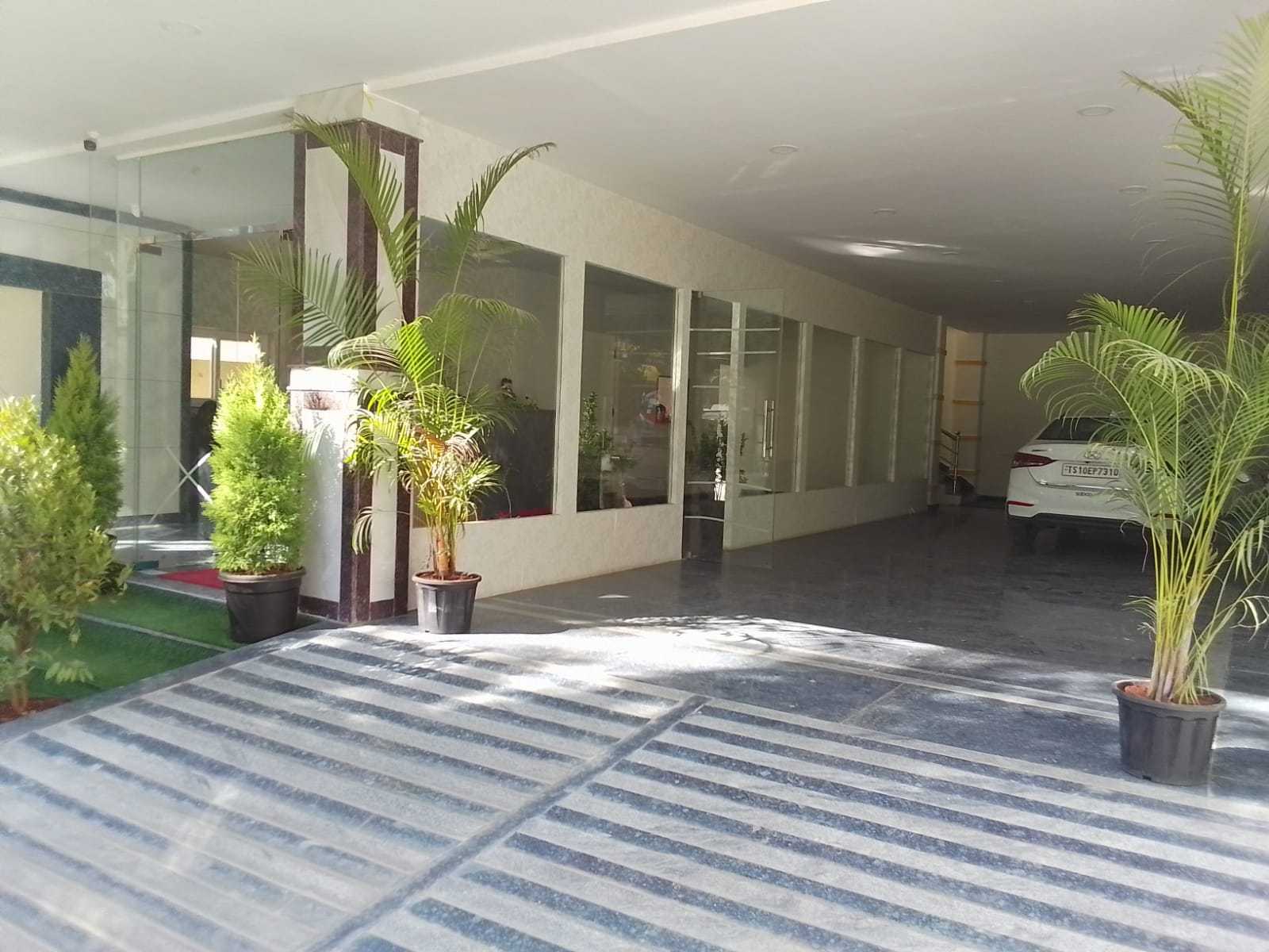Collection O Kakatiya University Warangal Formerly Hotel Century Grand - Tap to explore photos