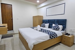 HOTEL APEX INN, Mahemdavad