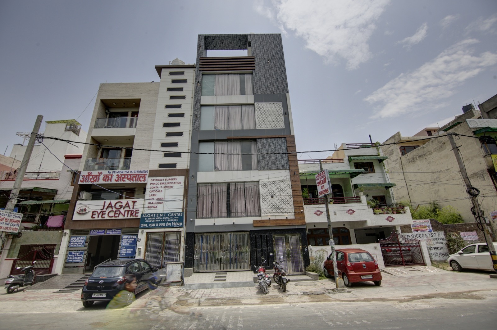 Hotel Shine Inn Rohini West Metro Station - Tap to explore photos