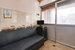 Hotel O by OYO Alpine Home, Lucknow