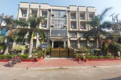 Surya Palace City Center, Noida