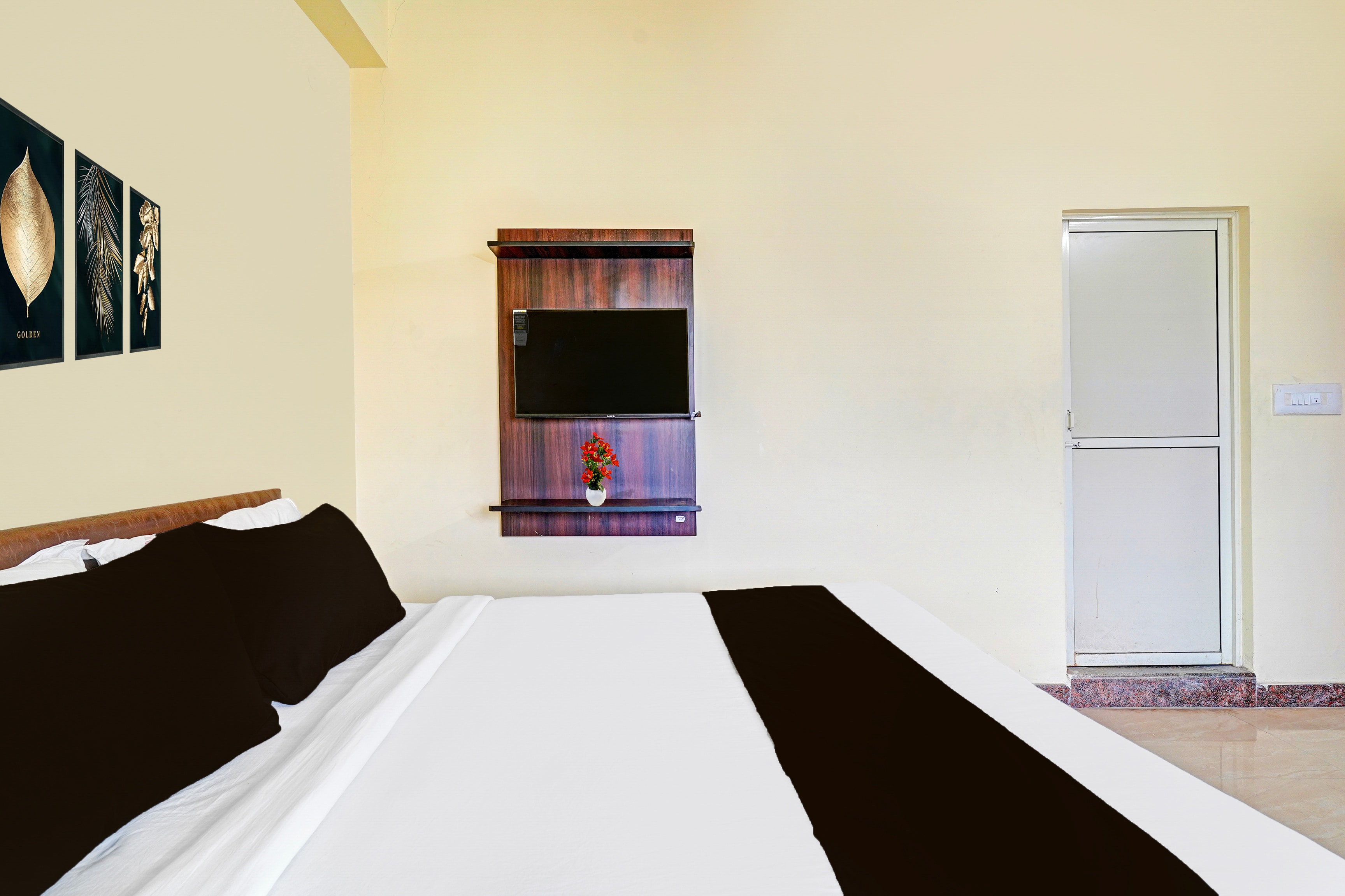 Super Hotel O Srigandhakavalu formerly Chamundeshwari Lodging - Tap to explore photos