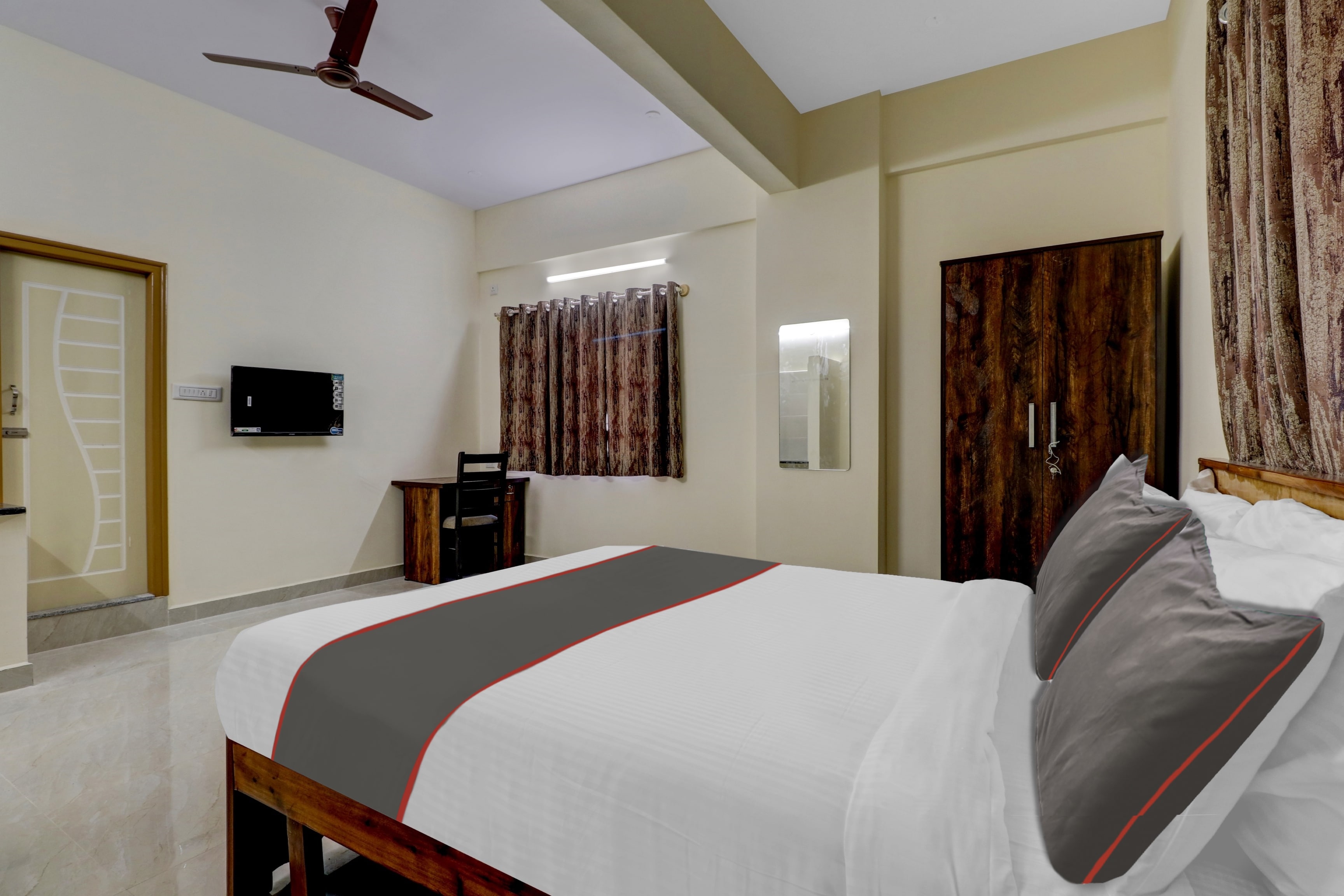 Hotel O Manyata Palace - Tap to explore photos
