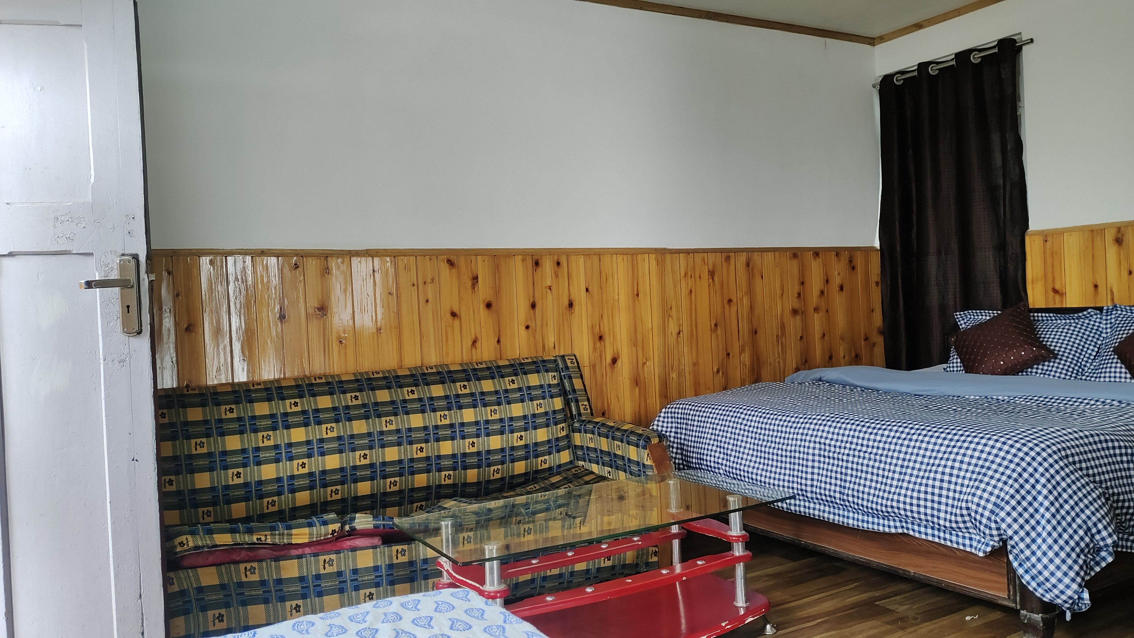Mountaineers Homestay Jalapahar Road - Tap to explore photos