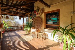 Evara Cottages Wooden duplex Jacuzzi, Manali