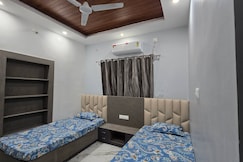 Deoghar BnB Rooms with Twin Bed, Deoghar