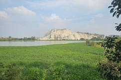 Cozy 2 Bhk flat with mountain and lake view, Dodaballapur