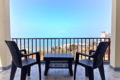 Golden Hour Retreat with Beautiful Ocean Views, Dapoli