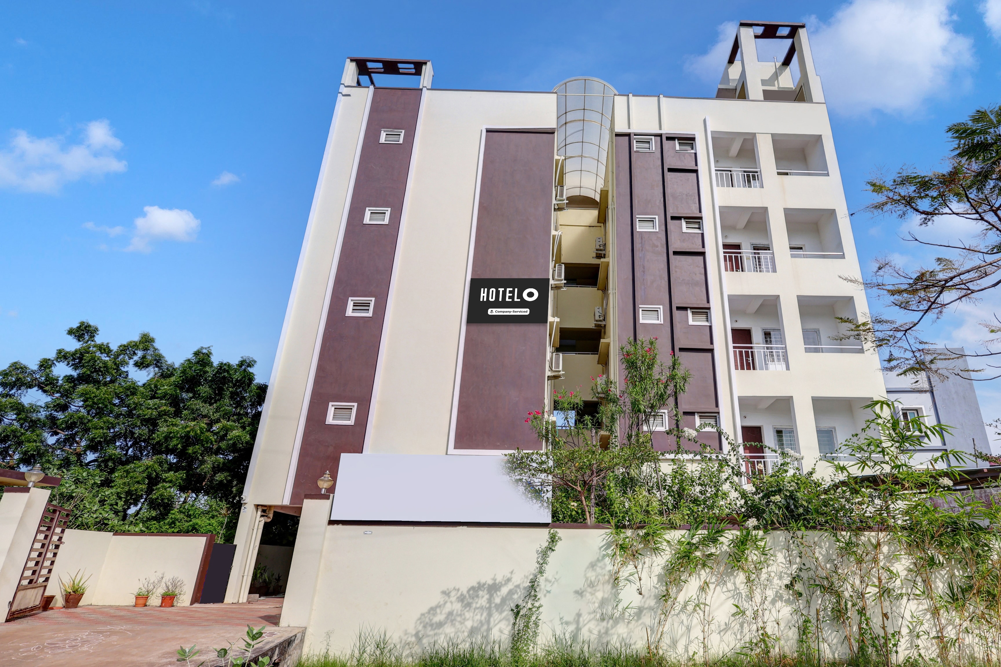 Super Hotel O Ramaraopet Near Kakinada Beach - Tap to explore photos