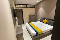 Ospite Hotel, Surat