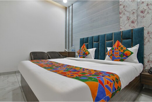 FabHotel Yellow Leaf