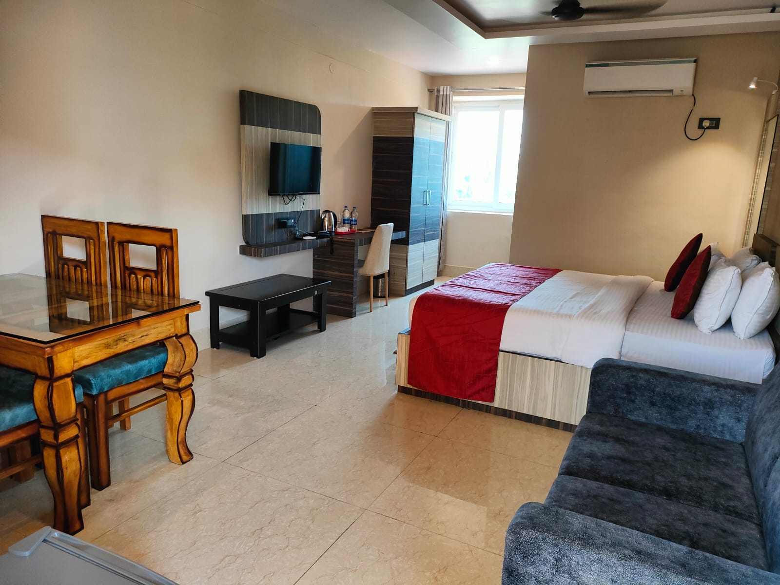 Tampara Resort - Tap to explore photos