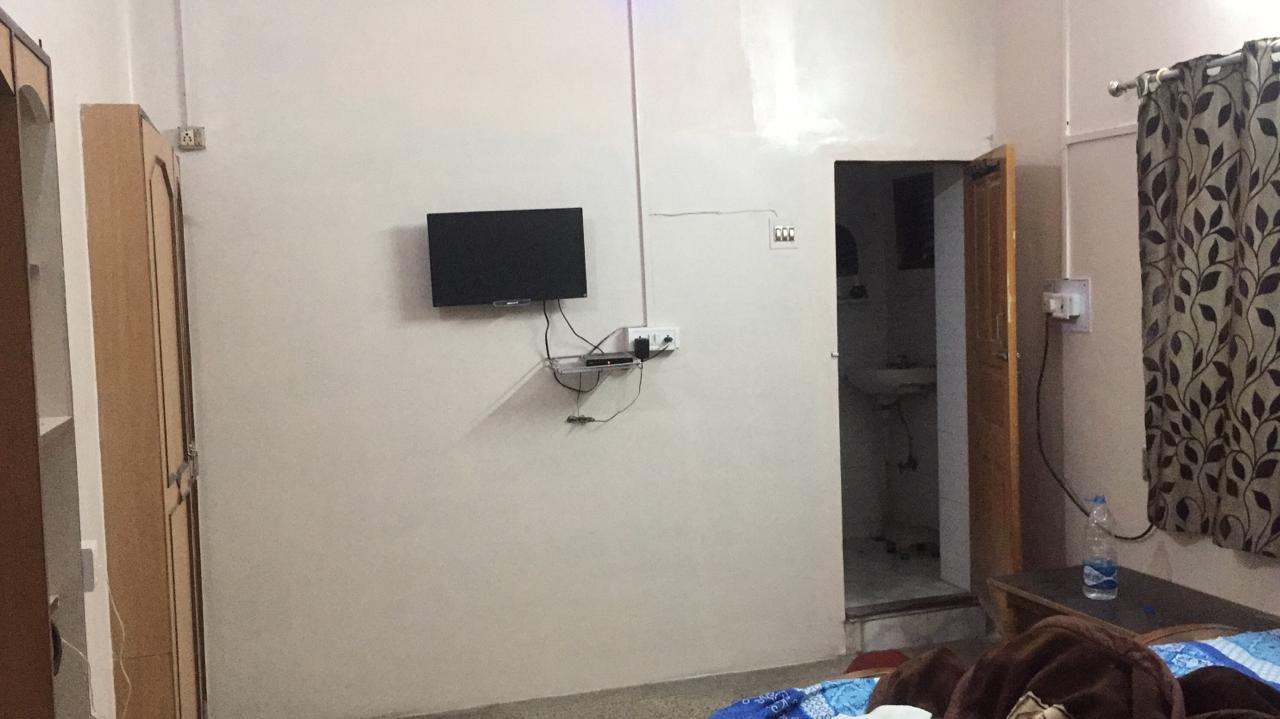 Baba Pg guest House - Tap to explore photos