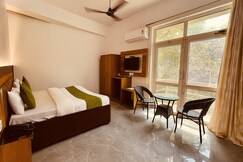 Yash House by JMD Group, Delhi