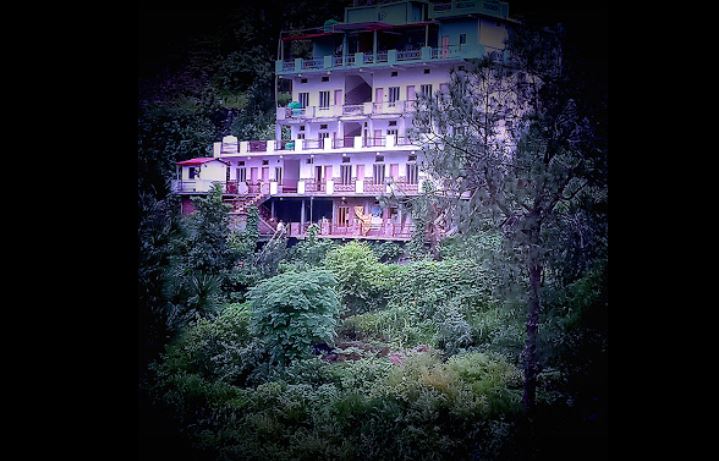 Hotel Vivek Palace - Tap to explore photos