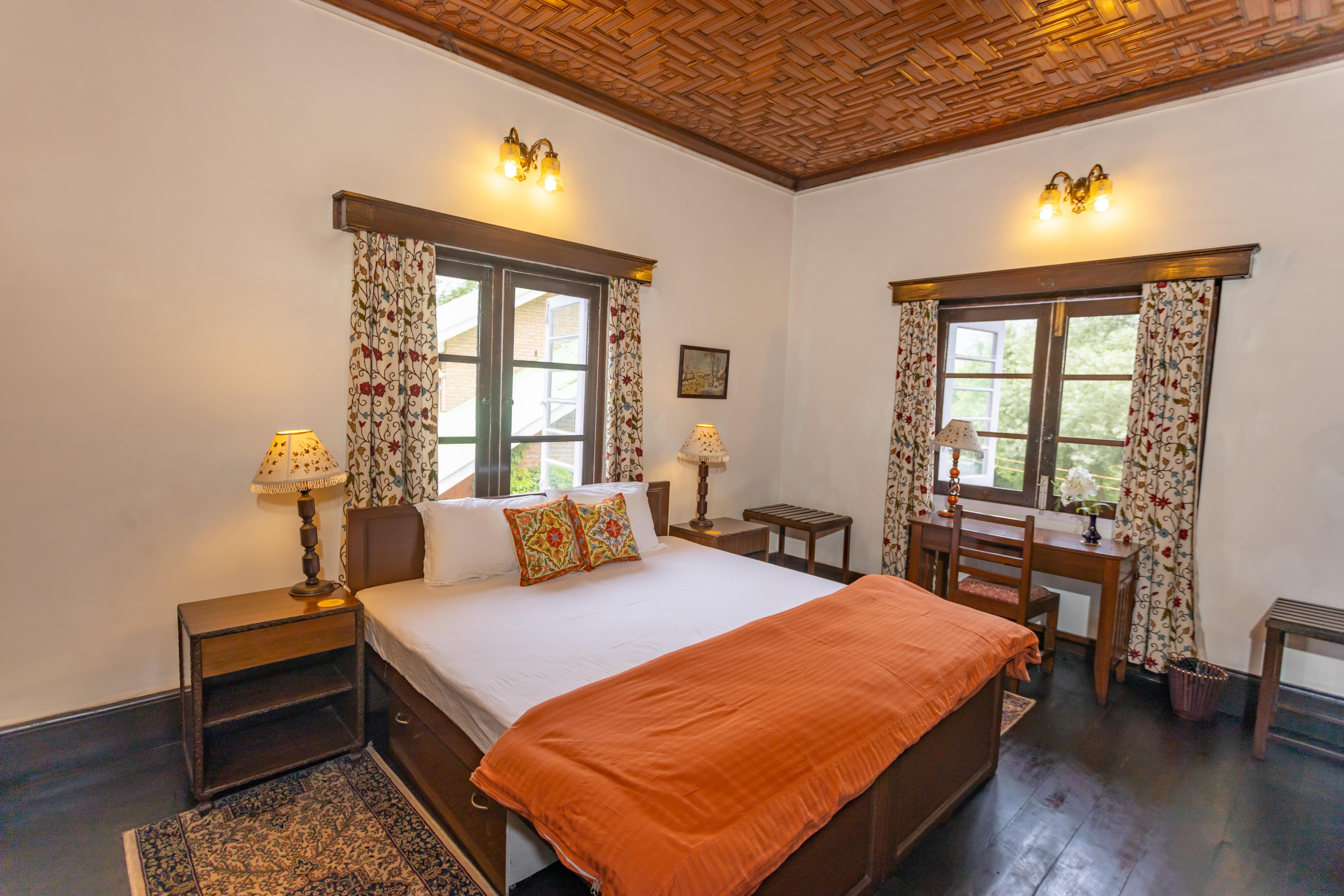 Heritage Villa in the heart of Srinagar Kashmir - Tap to explore photos