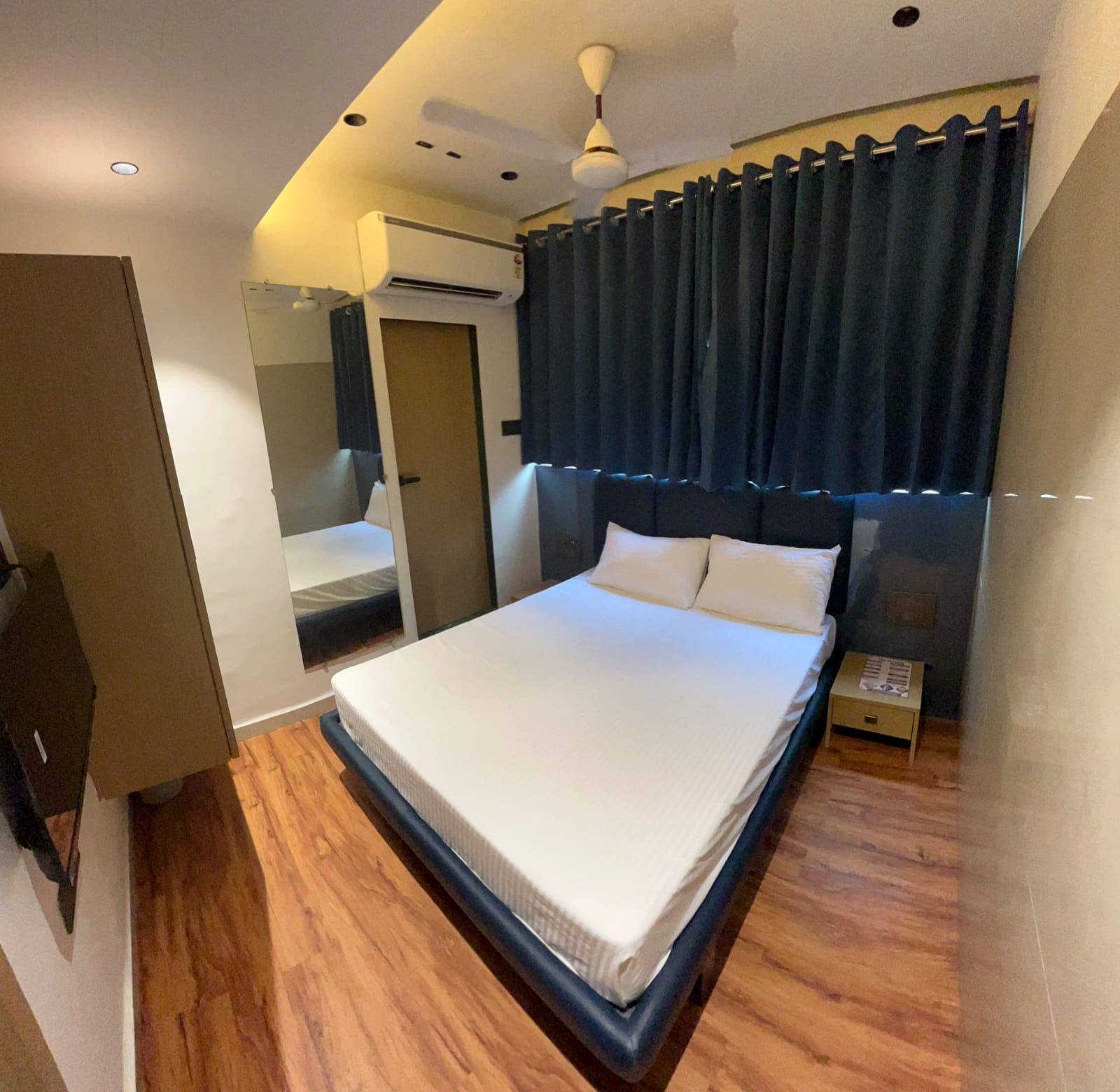 Golden Hotel Rooms - Tap to explore photos