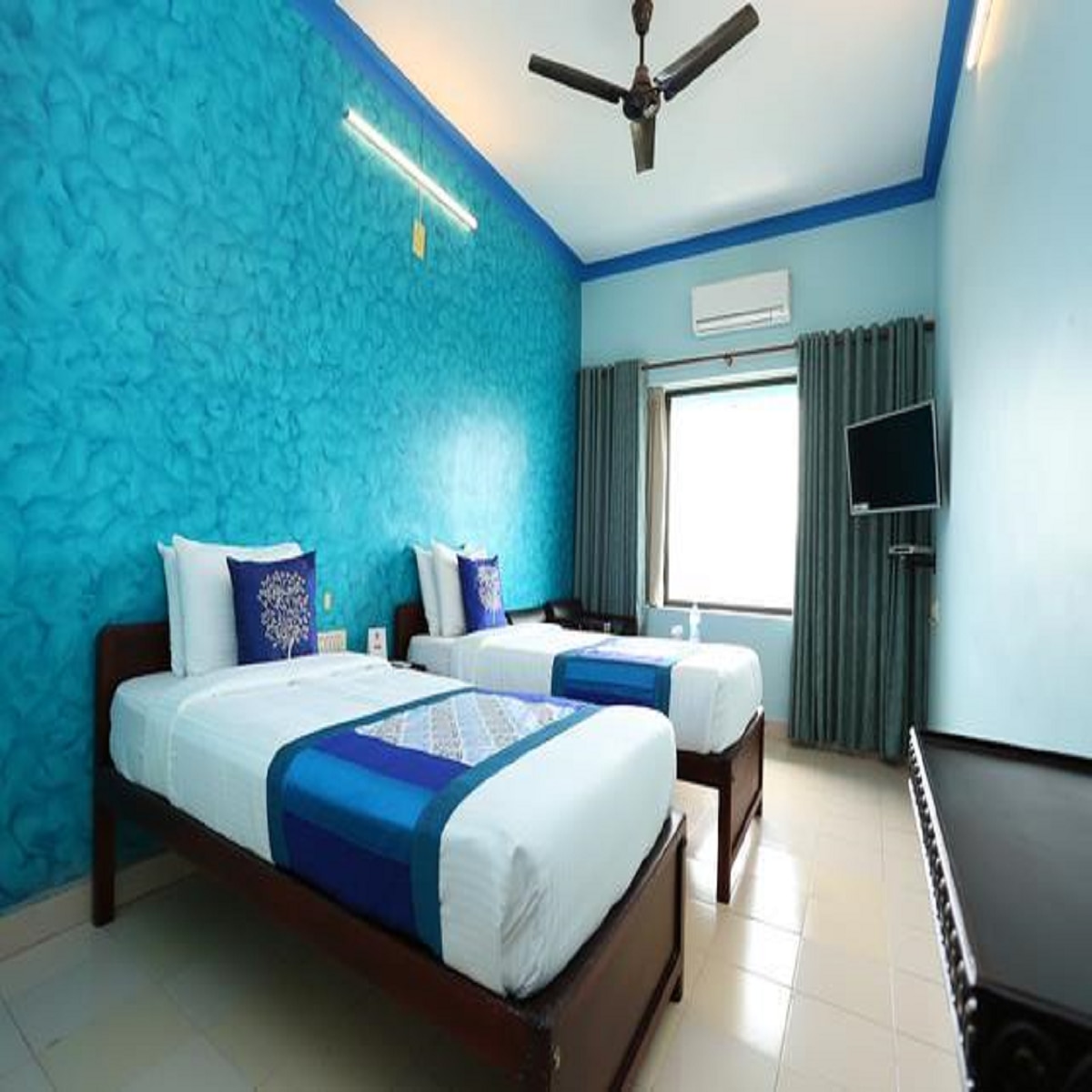 BellWether Hotels - Tap to explore photos
