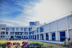 The Manak Bagh, Sironj