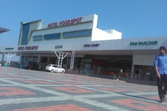 Hotel Food Spot , Karjan