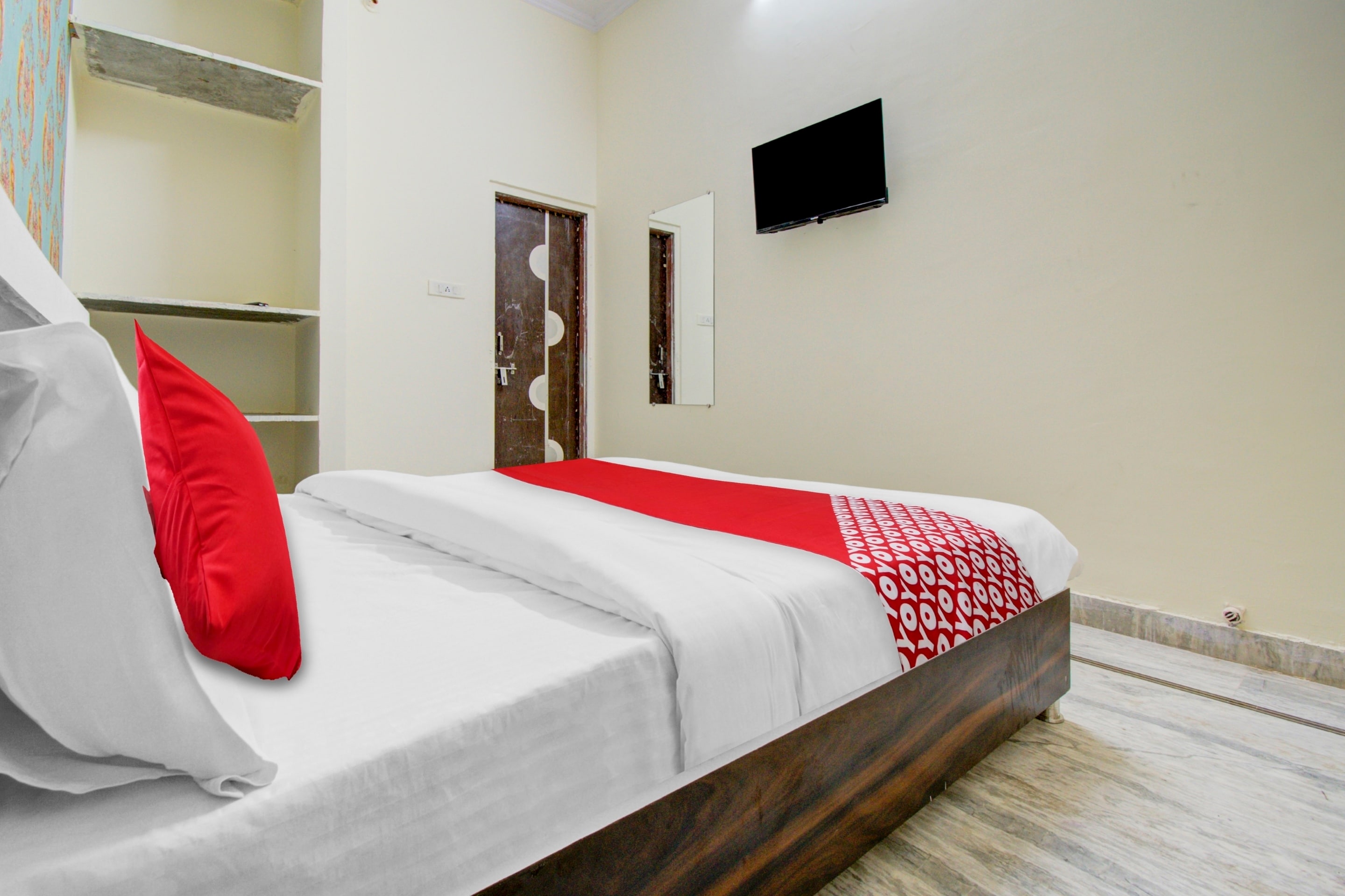 Hotel O Karni Palace - Tap to explore photos