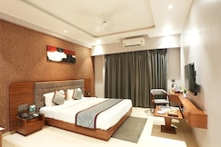 ALAUKIK HOTEL, शिरडी