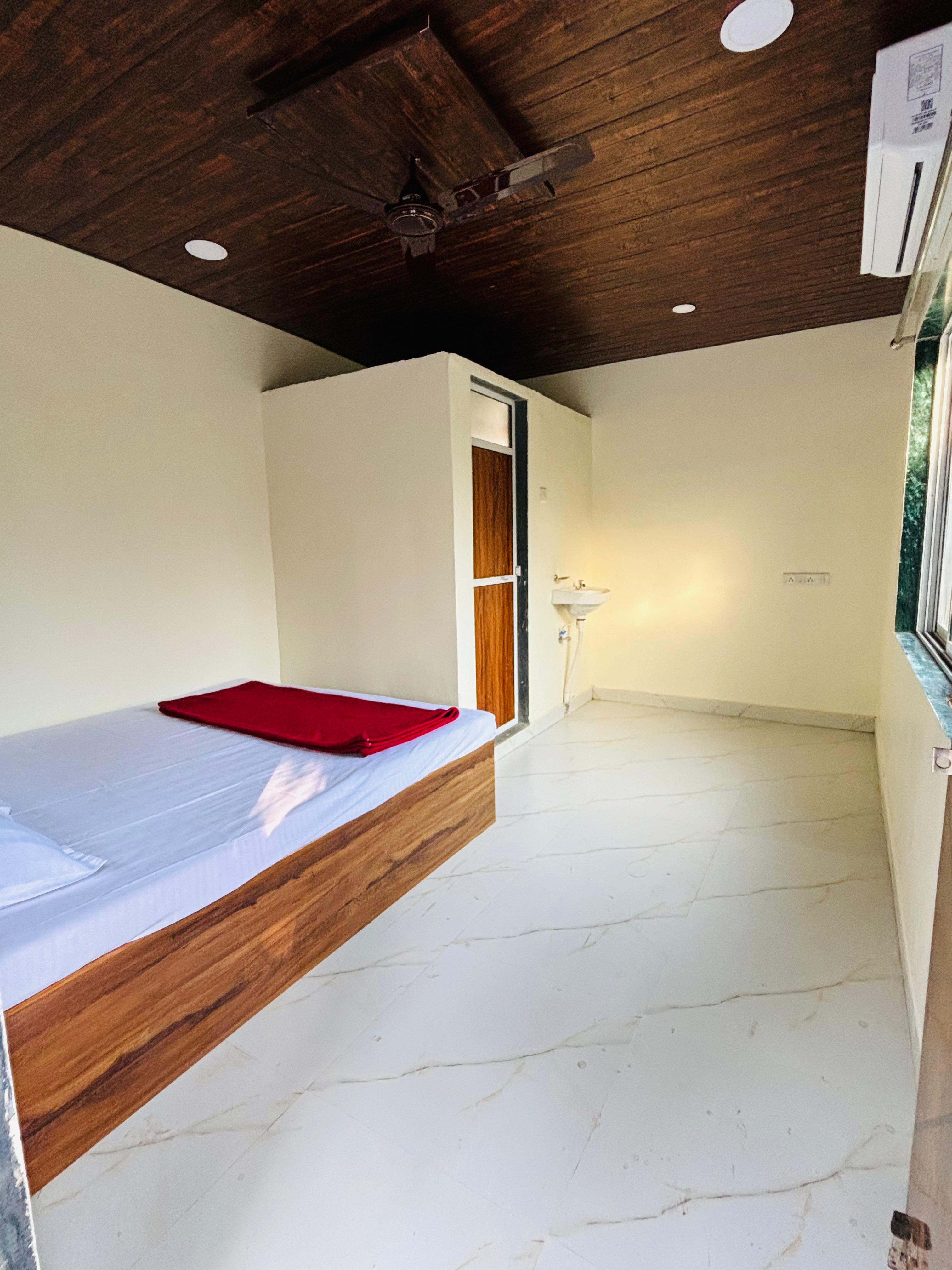 Couple AC Room 1