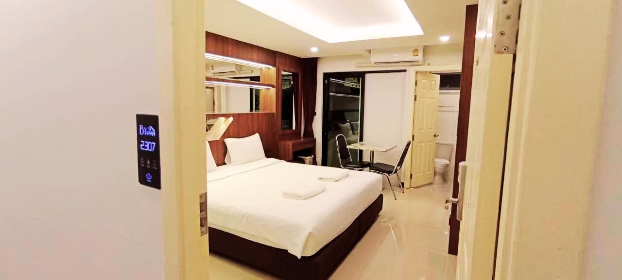 B-your home Hotel Donmueang Airport Bangkok - Tap to explore photos