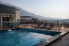 Hotel Laxmi Heights, Rishikesh