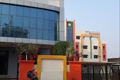 HOTEL RAJ PALACE, Neemach