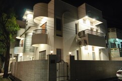 Vatsalya Villa, Falna