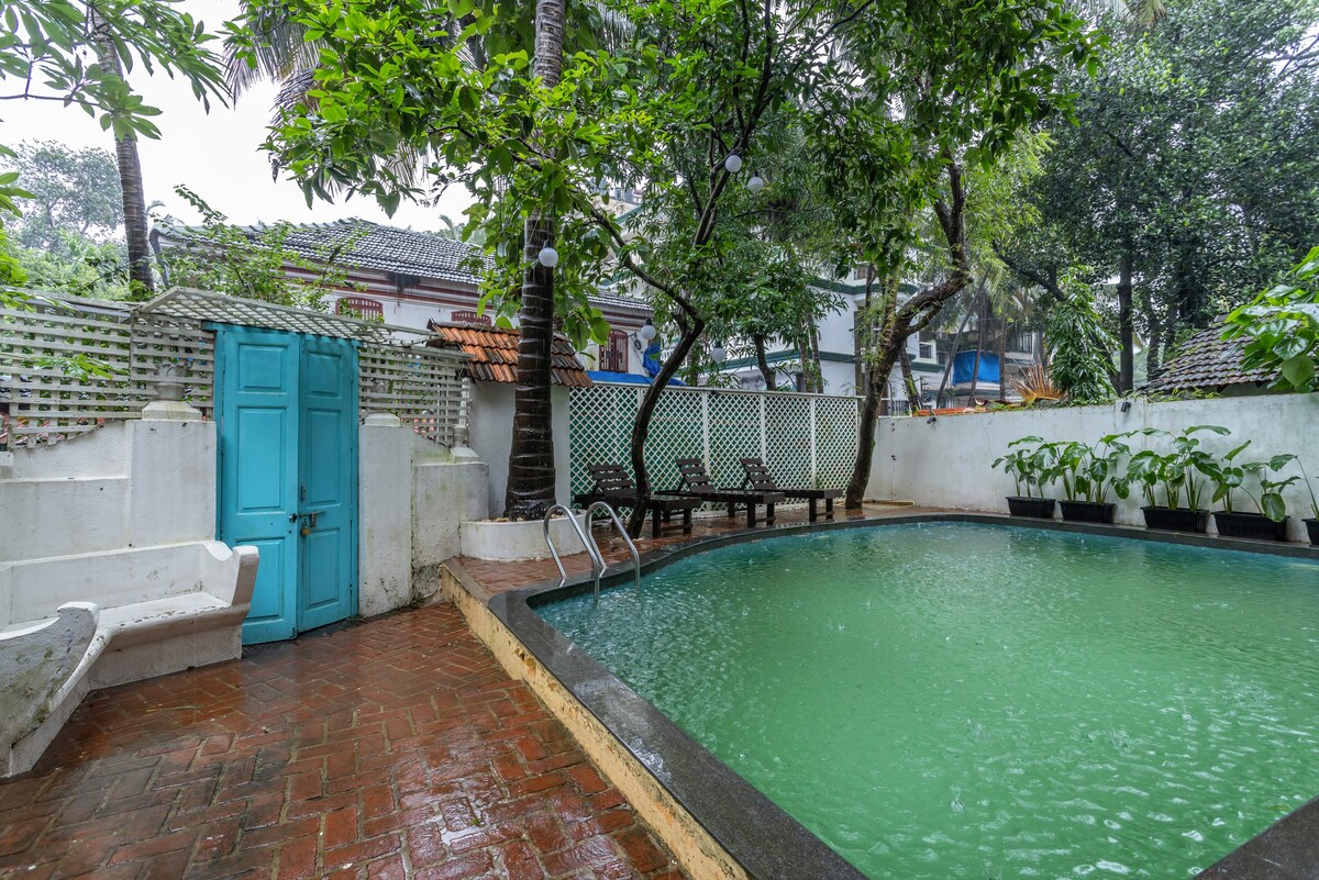 Waters villa 7 bhk by Limestays - Tap to explore photos