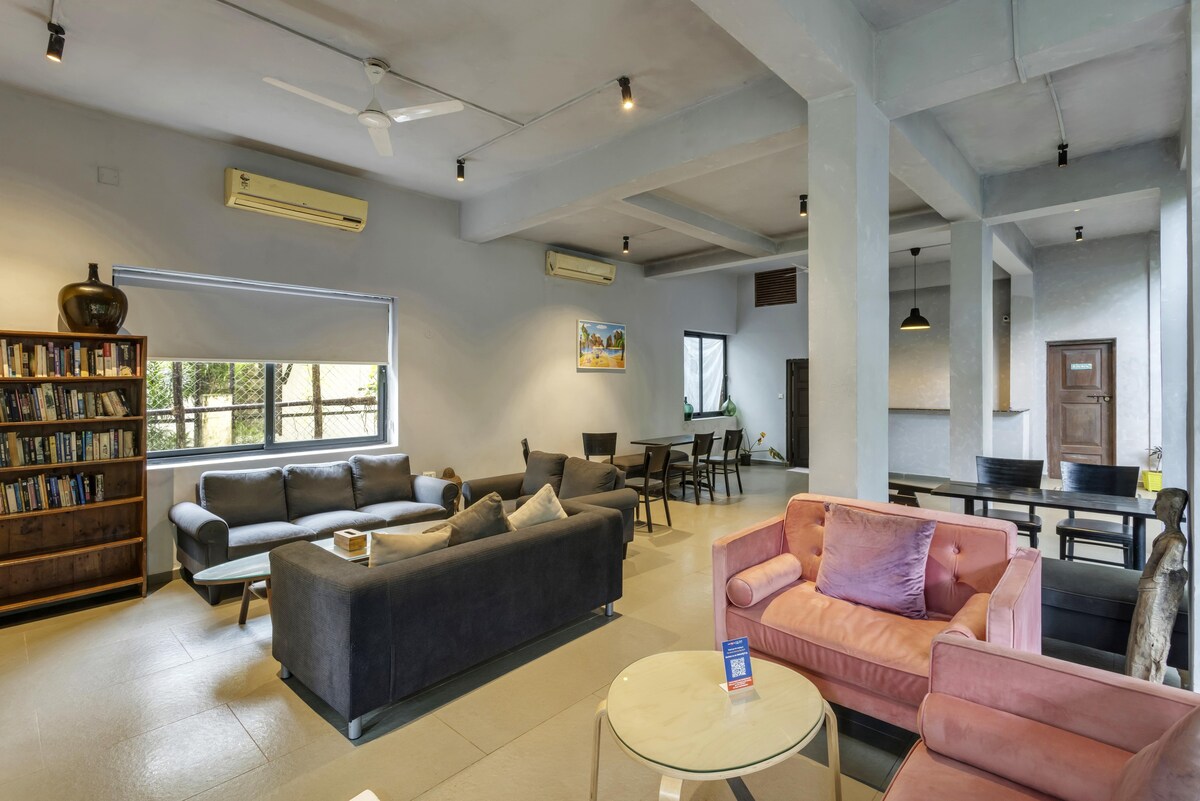Waters villa 7 bhk by Limestays - Tap to explore photos