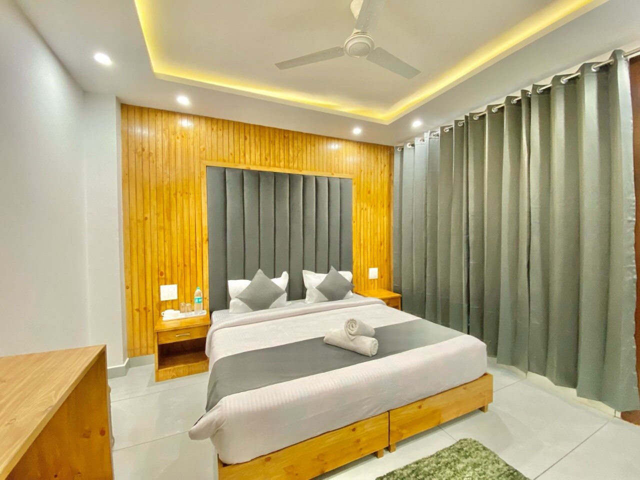 kasauli heaven breeze 3BHK stays by bliss bay - Tap to explore photos