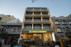 Hotel Q Saina Aarokan Heights -  Pure Veg