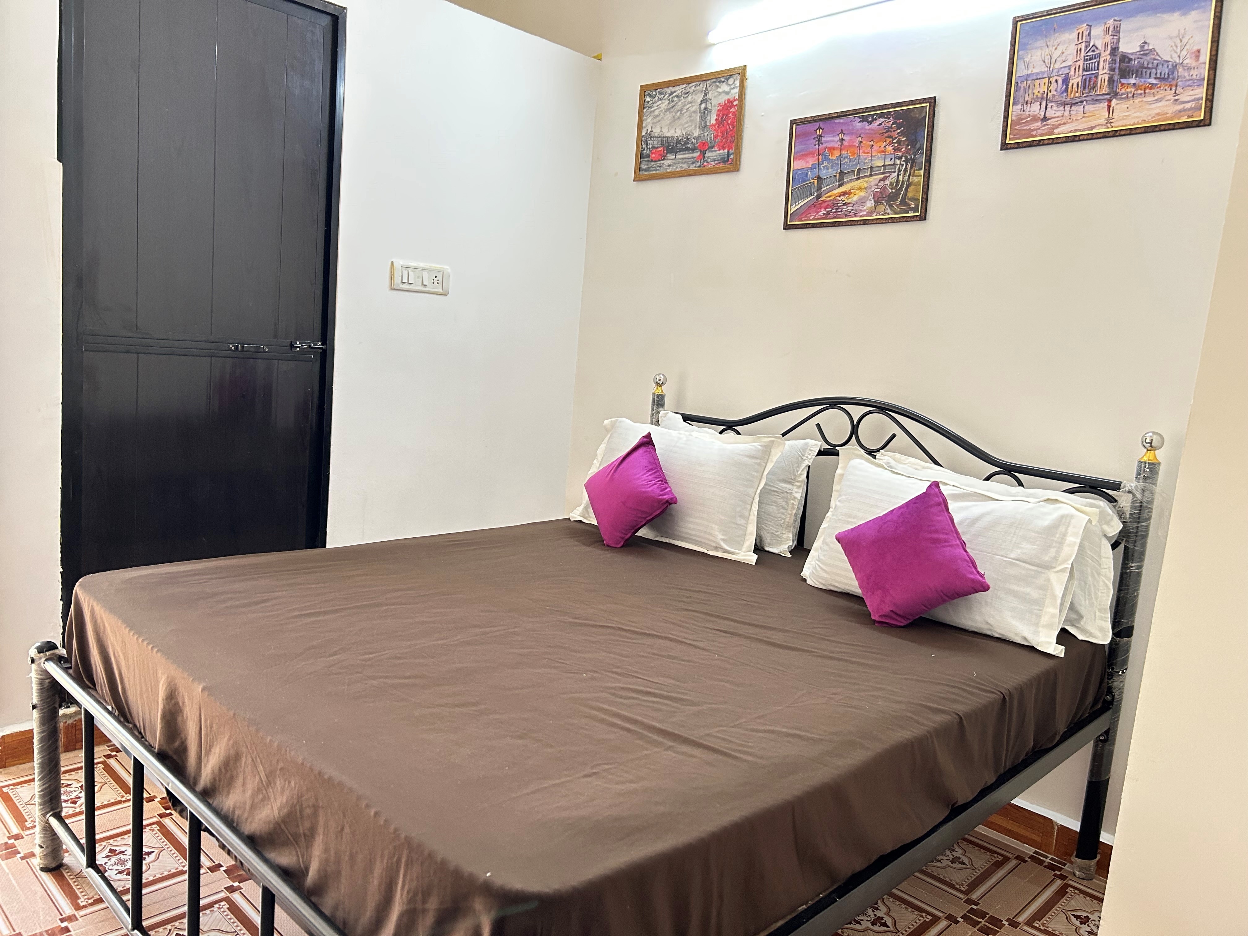 Rosewood Guest House - Tap to explore photos