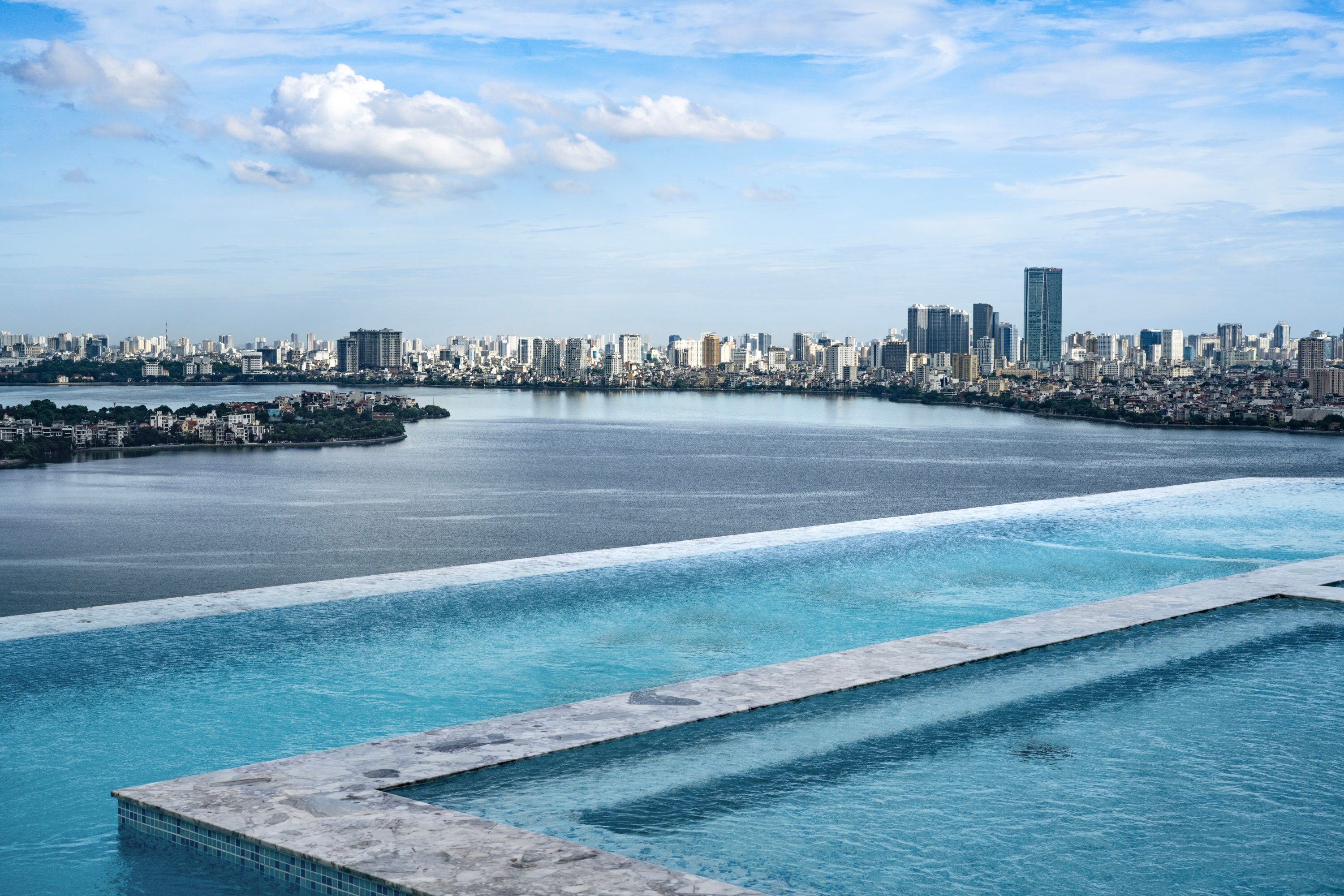 L7 West Lake Hanoi by Lotte - L7 Residences - Tap to explore photos