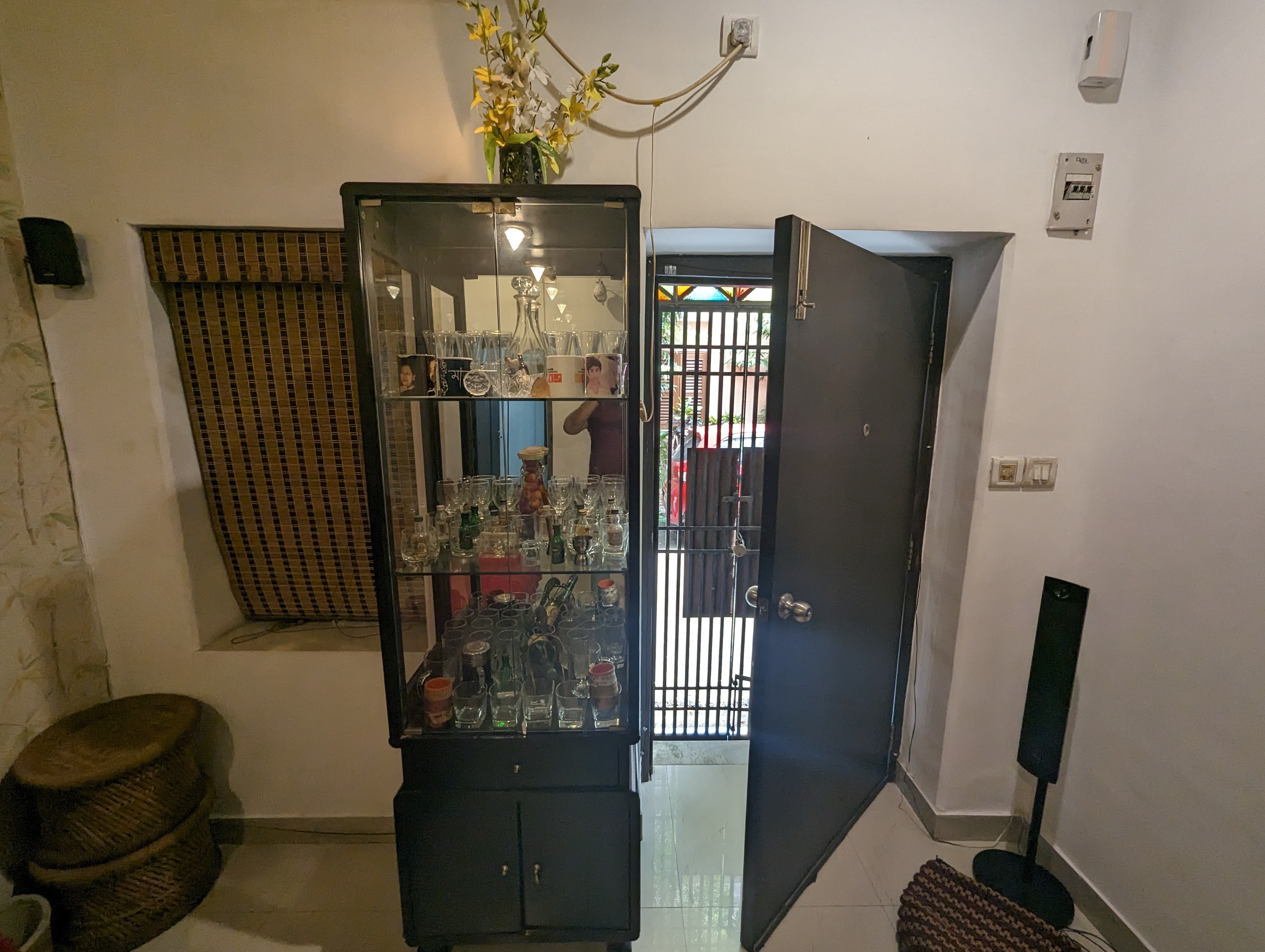 Fully Furnished 1 BHK Homestay with Care in South Kolkata - Tap to explore photos