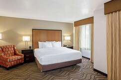 La Quinta Inn & Suites by Wyndham Las Vegas Red Rock, Las Vegas