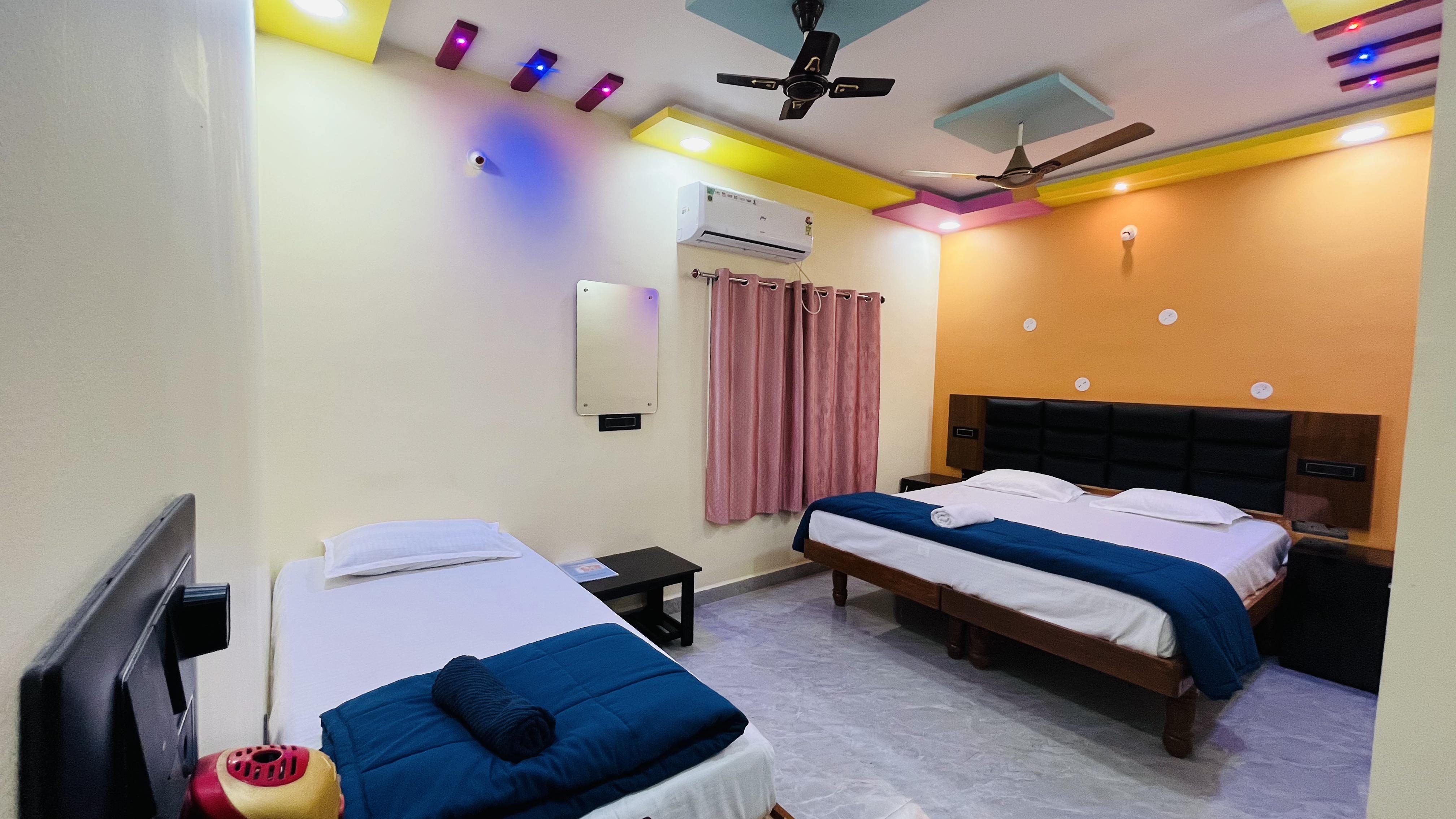 Hampi Travellers GuestHouse - Tap to explore photos