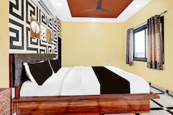 Hotel O Tomar Hotel and Restaurant, Shivpuri