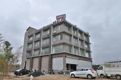 Hotel Hill City, Gandhinagar