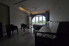 Casa aroush, Chiplun
